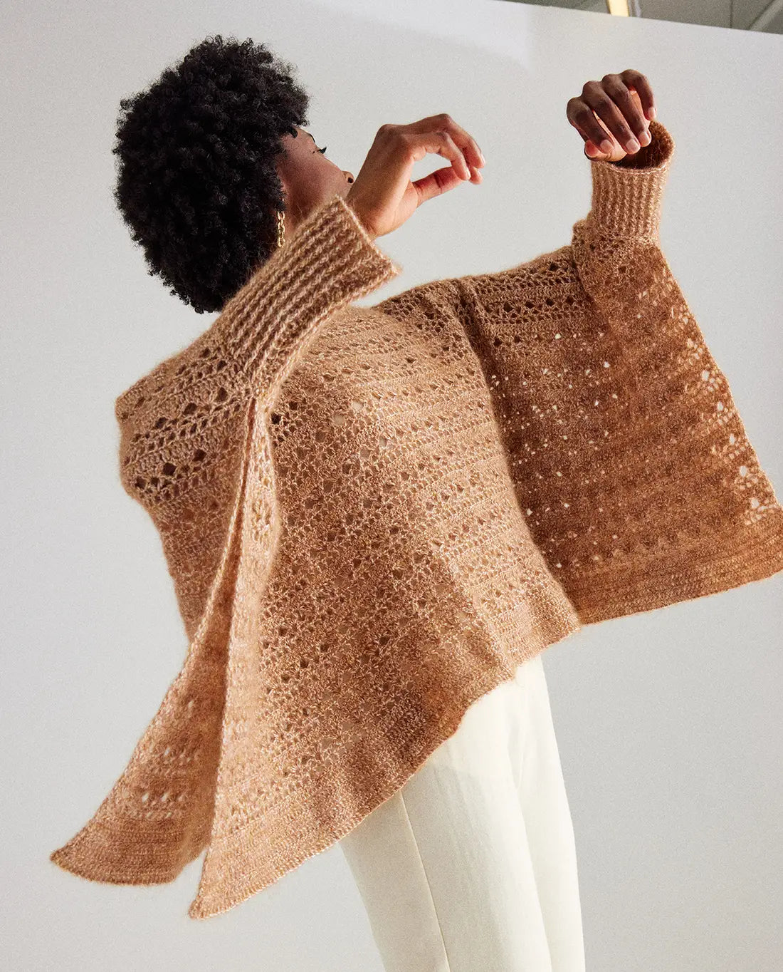 MODÈLE PONCHO FEMME FLEUR