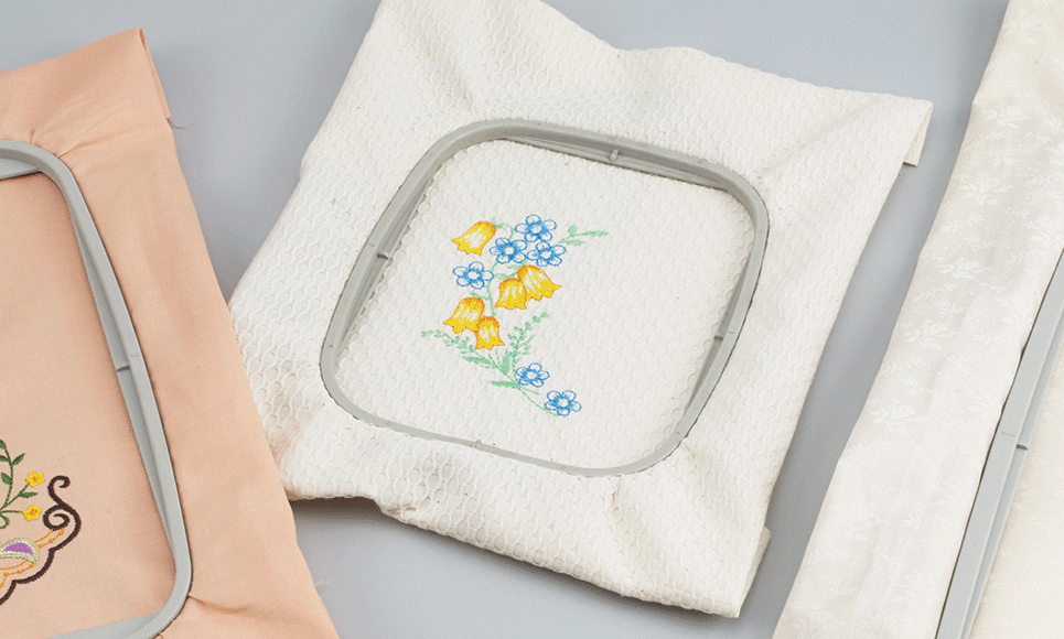 Cadre à broder 10 x 10 cm EF83 pour Brother série F