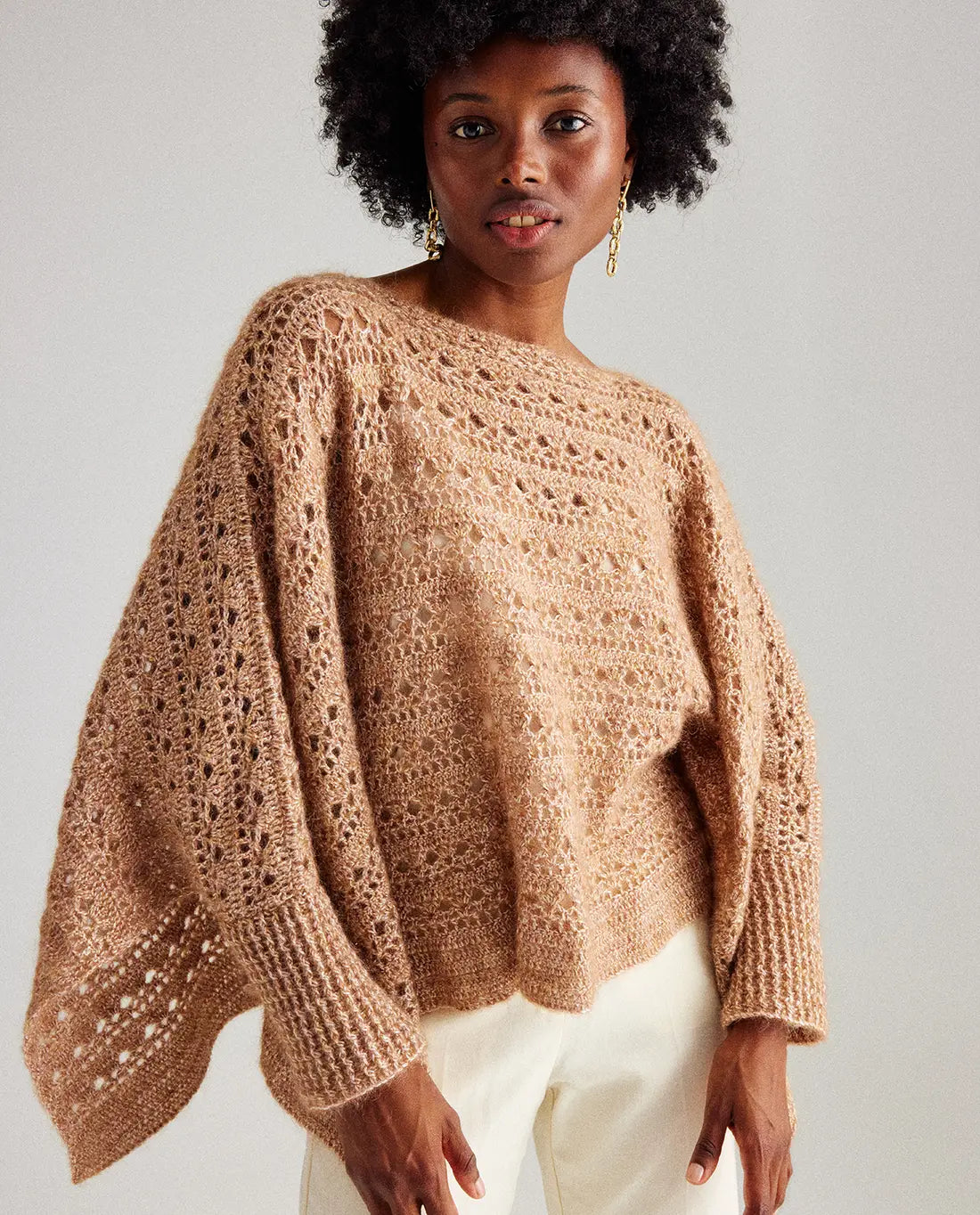 MODÈLE PONCHO FEMME FLEUR