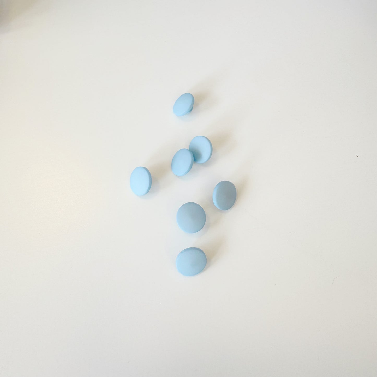 Bouton à queue rond mat 10 mm - vendu à l’unité