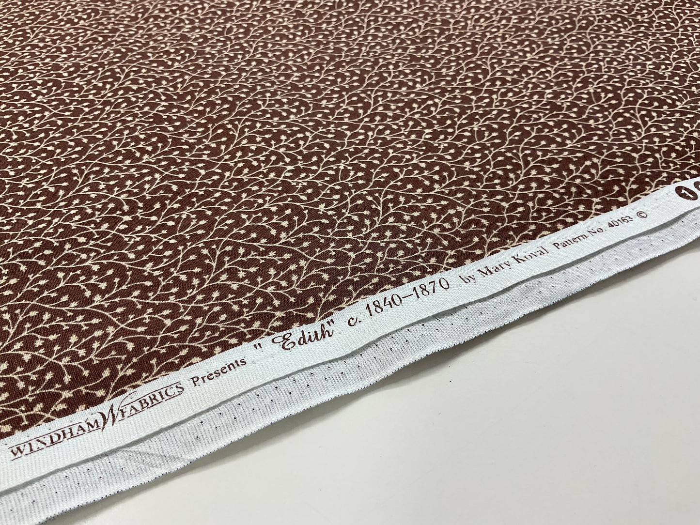 Tissu Marron chocolat Branchages fleuris – 1,50 x 1,10 m