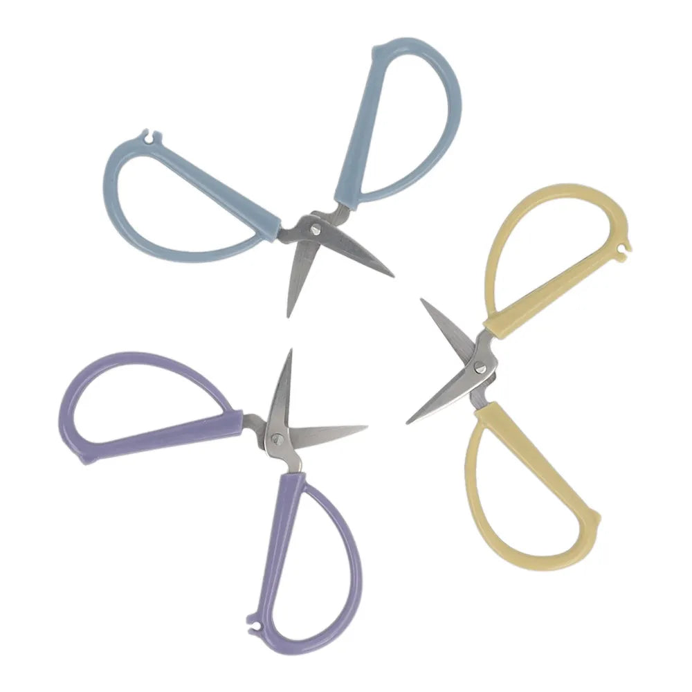 Mini ciseaux de broderie Sew Tasty avec capuchon – 6,4 cm