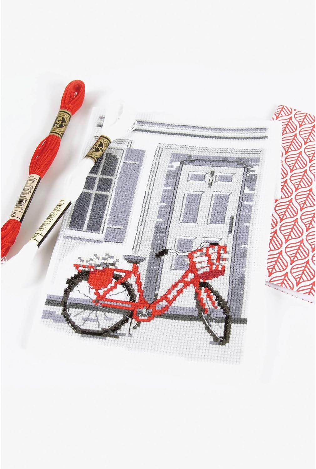 Boîte métal de 24 échevettes de fils Mouliné