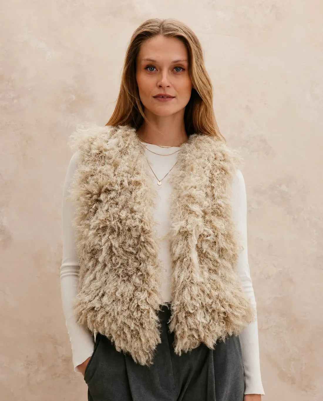 MODÈLE VESTE SANS MANCHES FEMME TOSCA