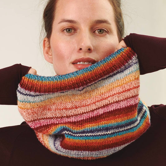 MODÈLE TOUR DE COU EN SYMMETRIC ILLUSION