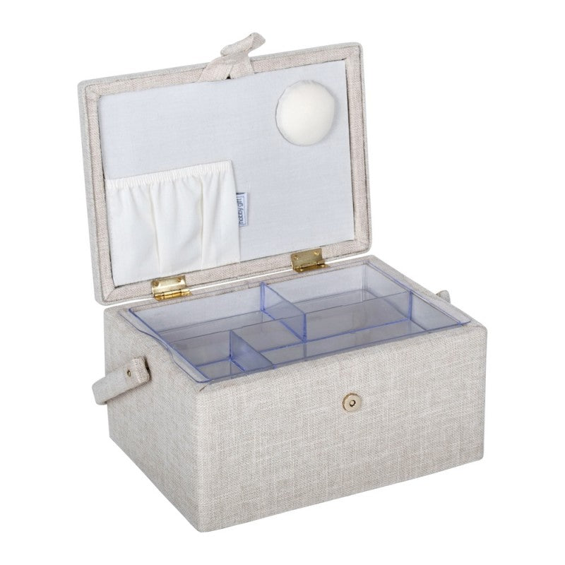 Boîte à couture brodée