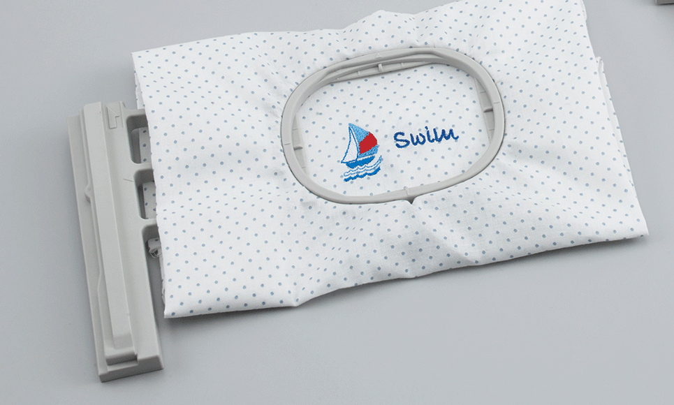 Petit cadre à broder 2 x 6 cm EF73